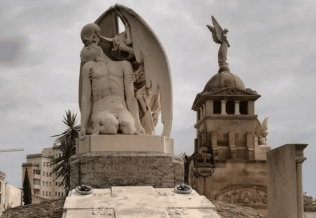 Visita cementiri de Poblenou